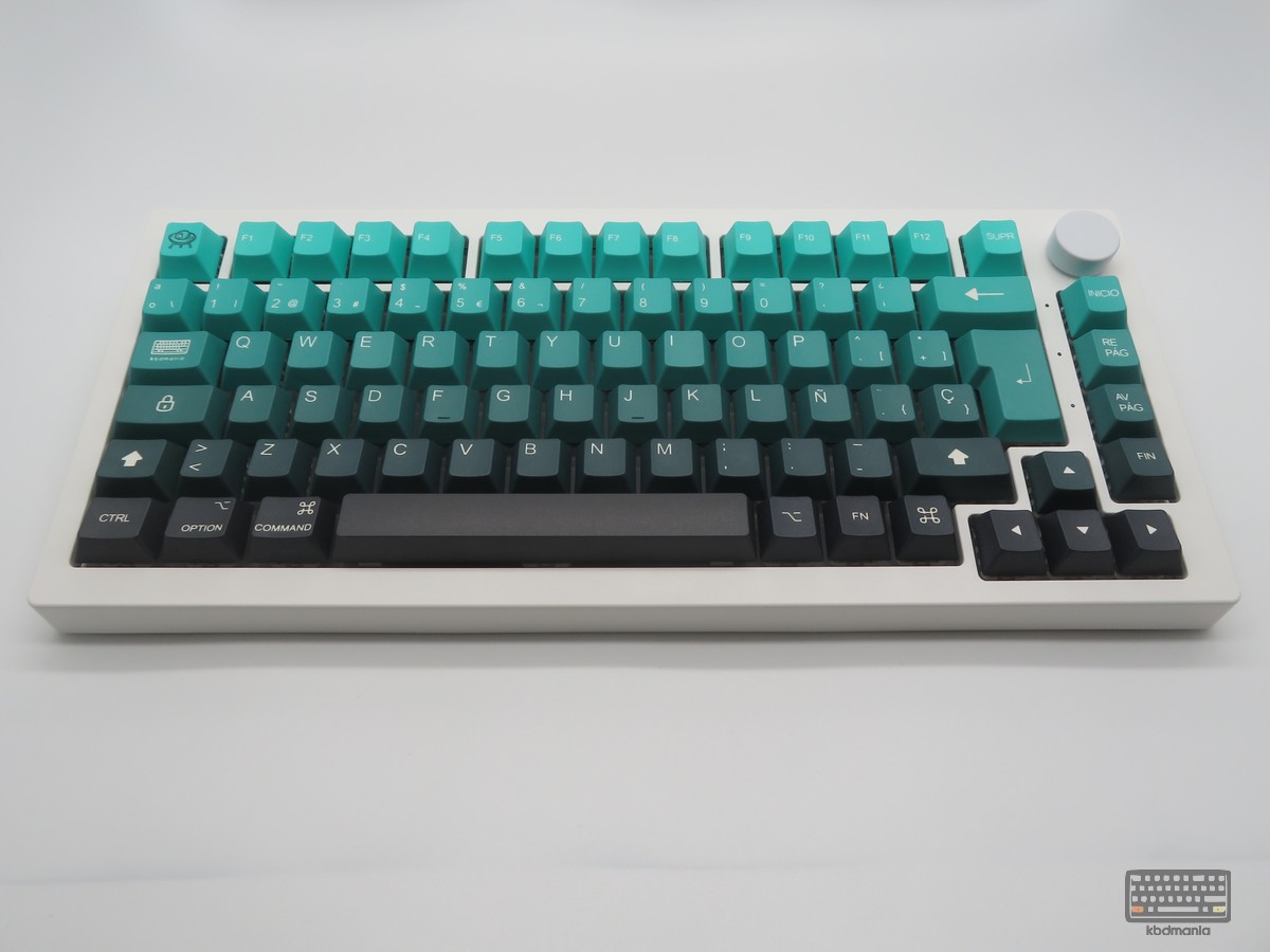 Set de keycaps UFO 2.0 en teclado 75%, diseño con degradados verdes y estética espacial, PBT deep dye sub, ISO Español y ANSI.