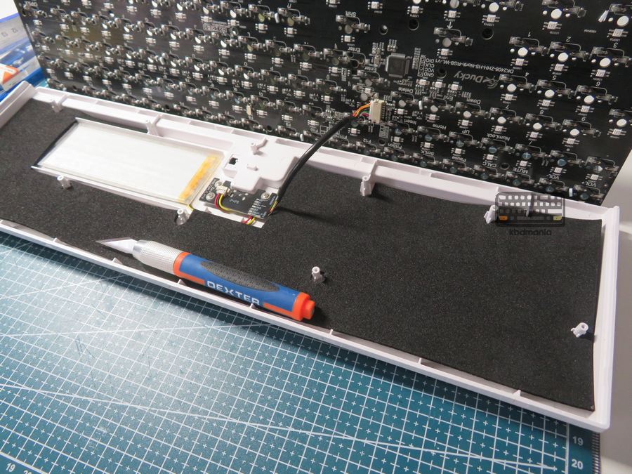 Réplica en FOAM de la capa interna de un Ducky Zero, proceso en taller.