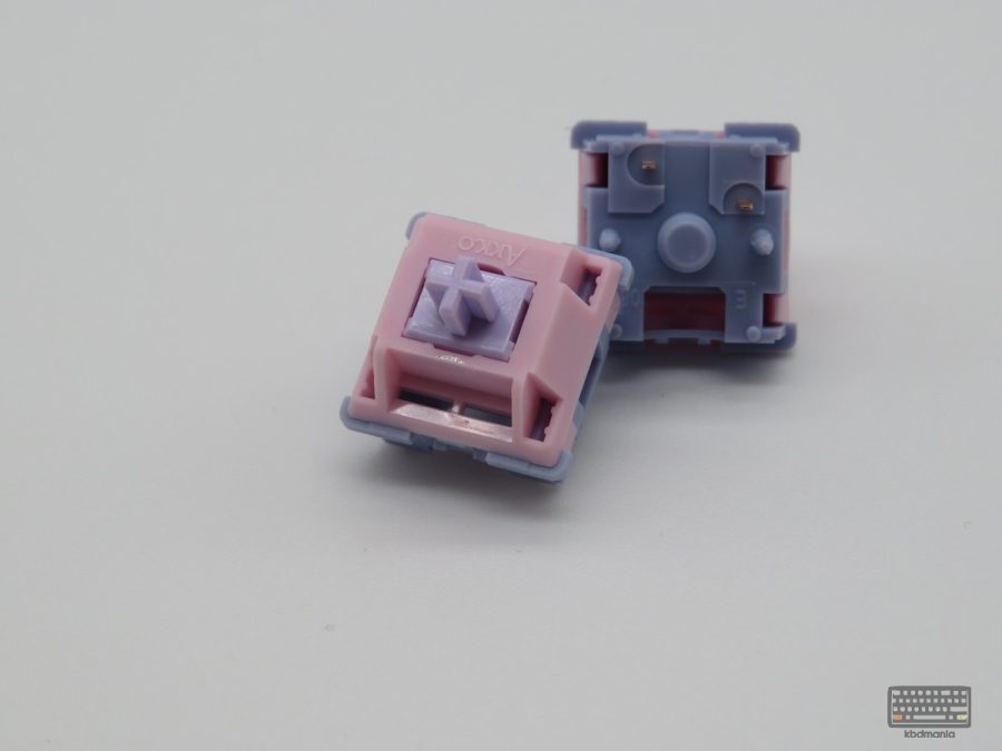 Par de switches Akko Fairy Silent mostrando frontal y trasera del mismo switch