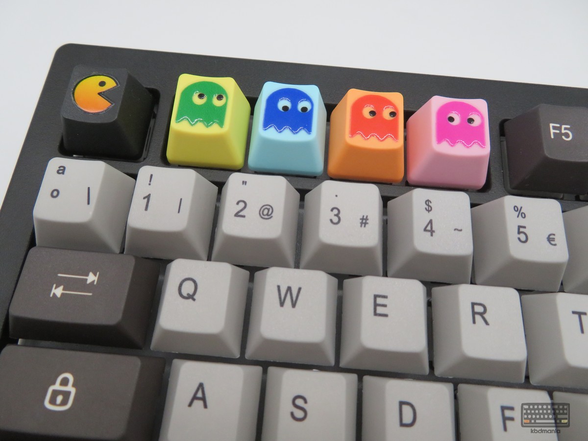 Set de keycaps extra WASD comecocos y fantasmas para R4 foto frontal 1